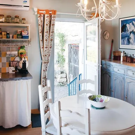 One-bedroom Holiday In Flamarens